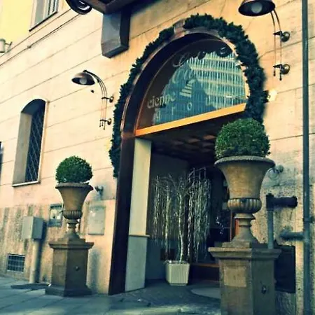 Eden Naples